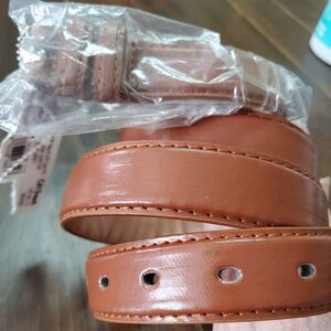 Citi Trends Brown Leather Belt Women 42-44 Round Silvertone Buckle 1" Wide Tags